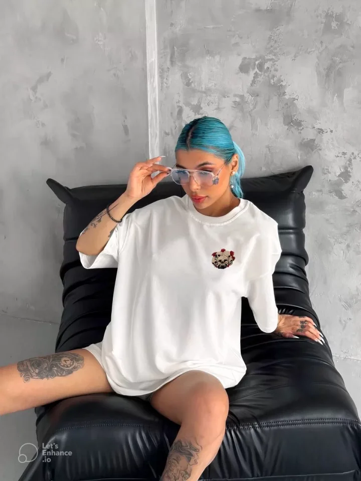 T-shirt Adelyta